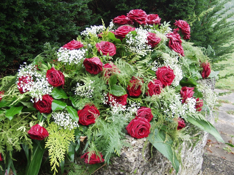 funeraire-ROUBION-min_roses-61203